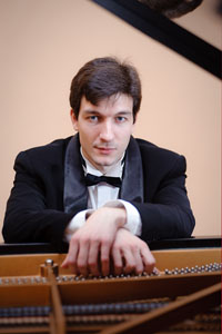 6 октября 2013 года в Государственной филармонии Кузбасса состоится сольный концерт лауреата Дельфийских игр Константина Шамрая.